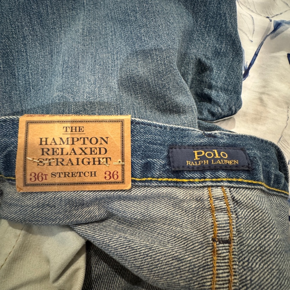 New with tags
Polo Hampton Relaxed Straight Jeans
Size 36 
Length 36